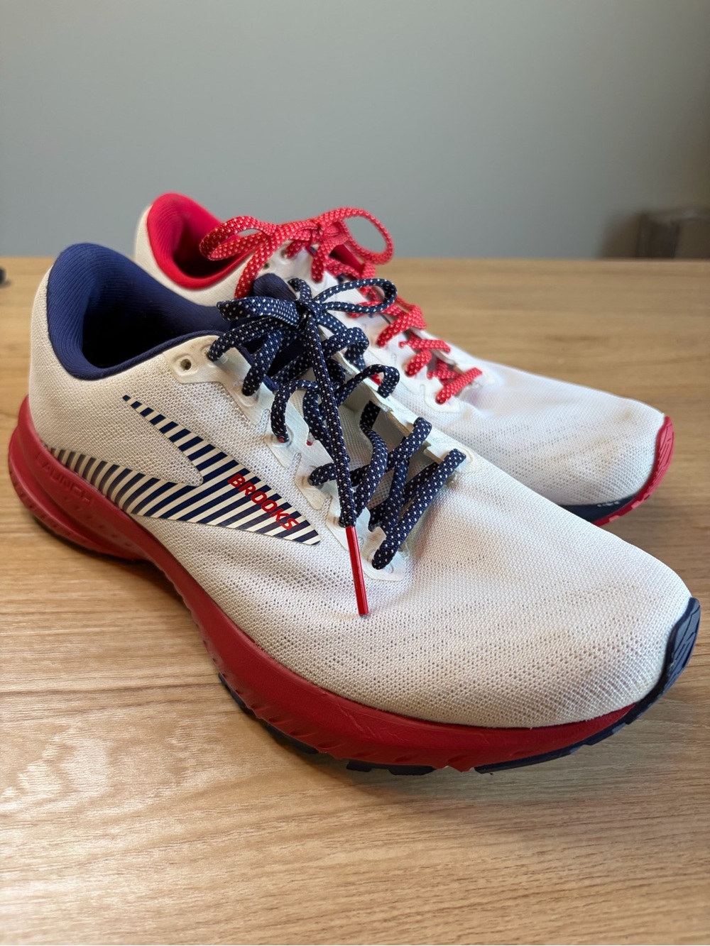 Brooks Launch 7 Run USA Patriotic Red White Blue Stars Stripes Shoes Womens 8